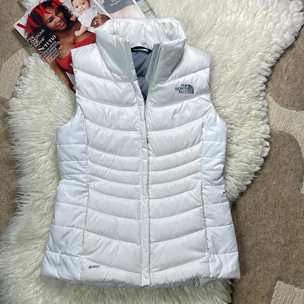 THE NORTH FACE White 550 Goose Down Aconcagua Vest